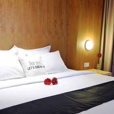 Ekon Hotel Γιογκιακάρτα Εξωτερικό φωτογραφία