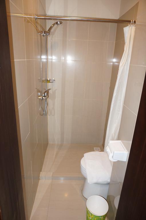 Ekon Hotel Γιογκιακάρτα Δωμάτιο φωτογραφία