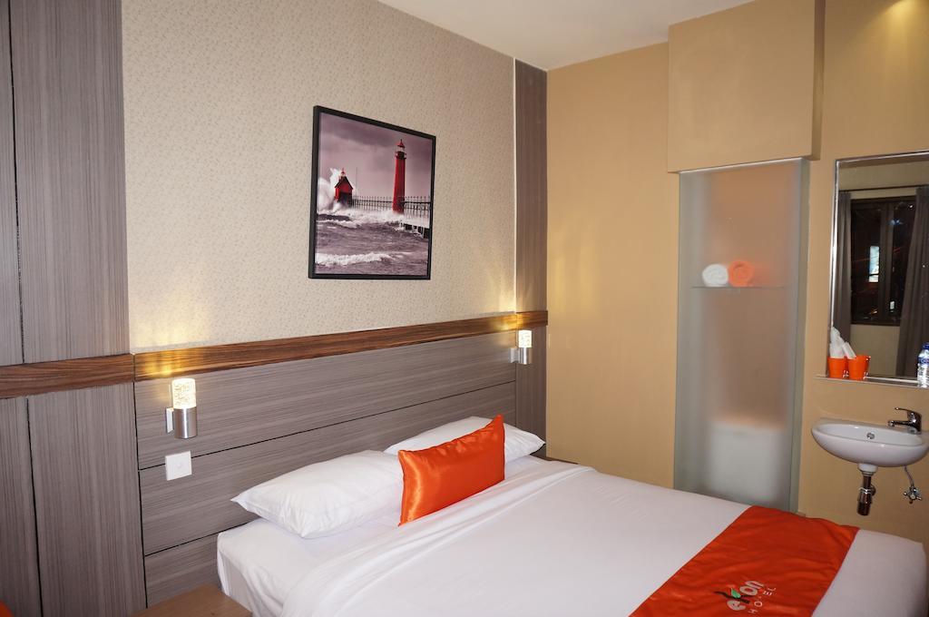 Ekon Hotel Γιογκιακάρτα Δωμάτιο φωτογραφία