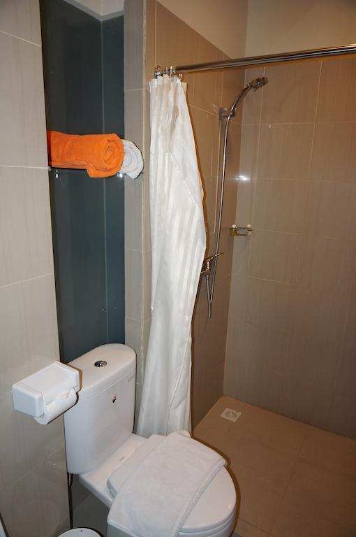 Ekon Hotel Γιογκιακάρτα Δωμάτιο φωτογραφία